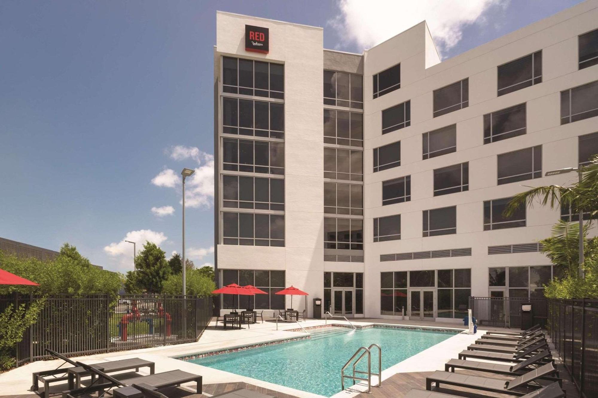 Radisson Red Miami Airport Hotel Eksteriør billede