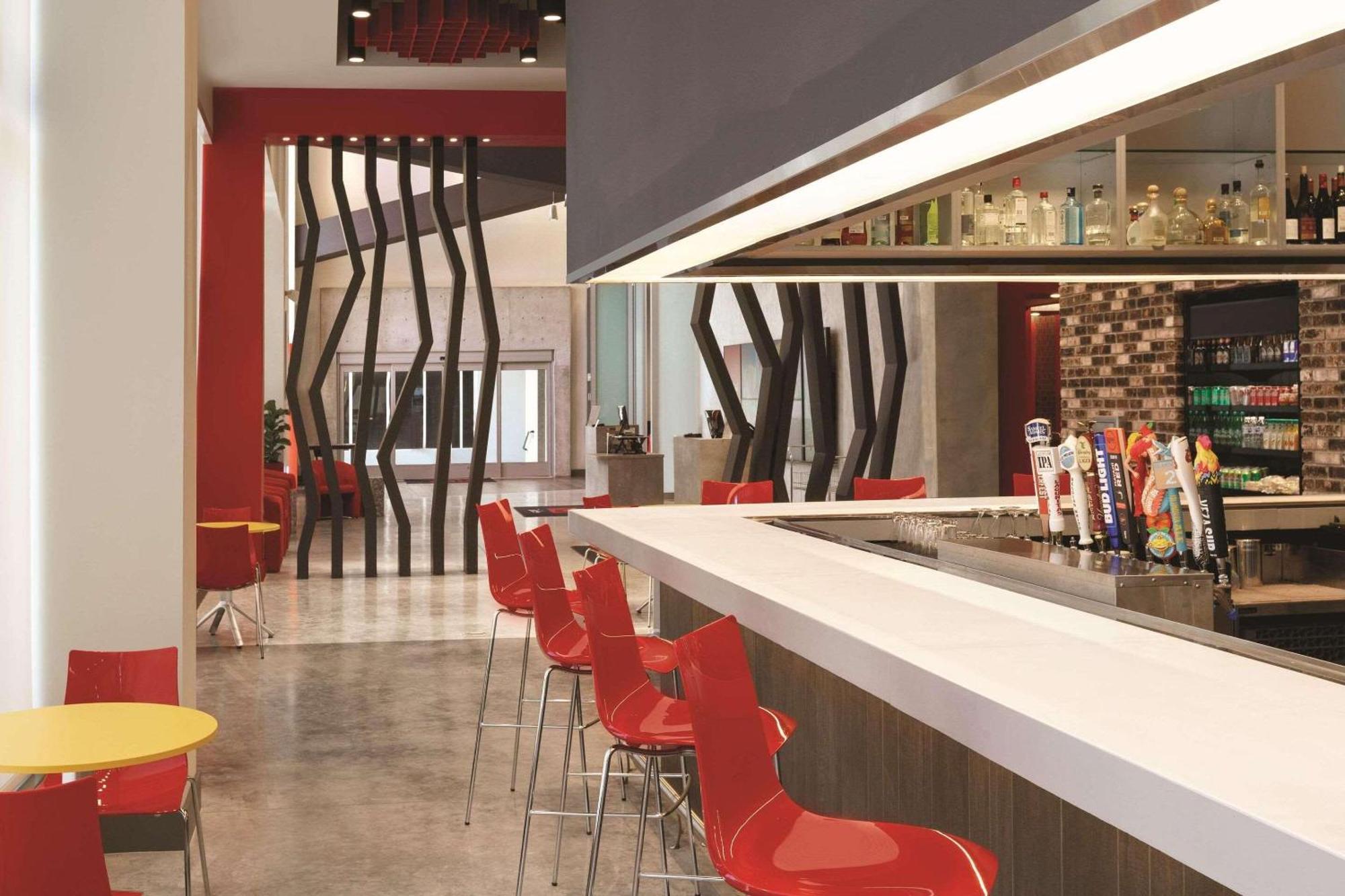 Radisson Red Miami Airport Hotel Eksteriør billede
